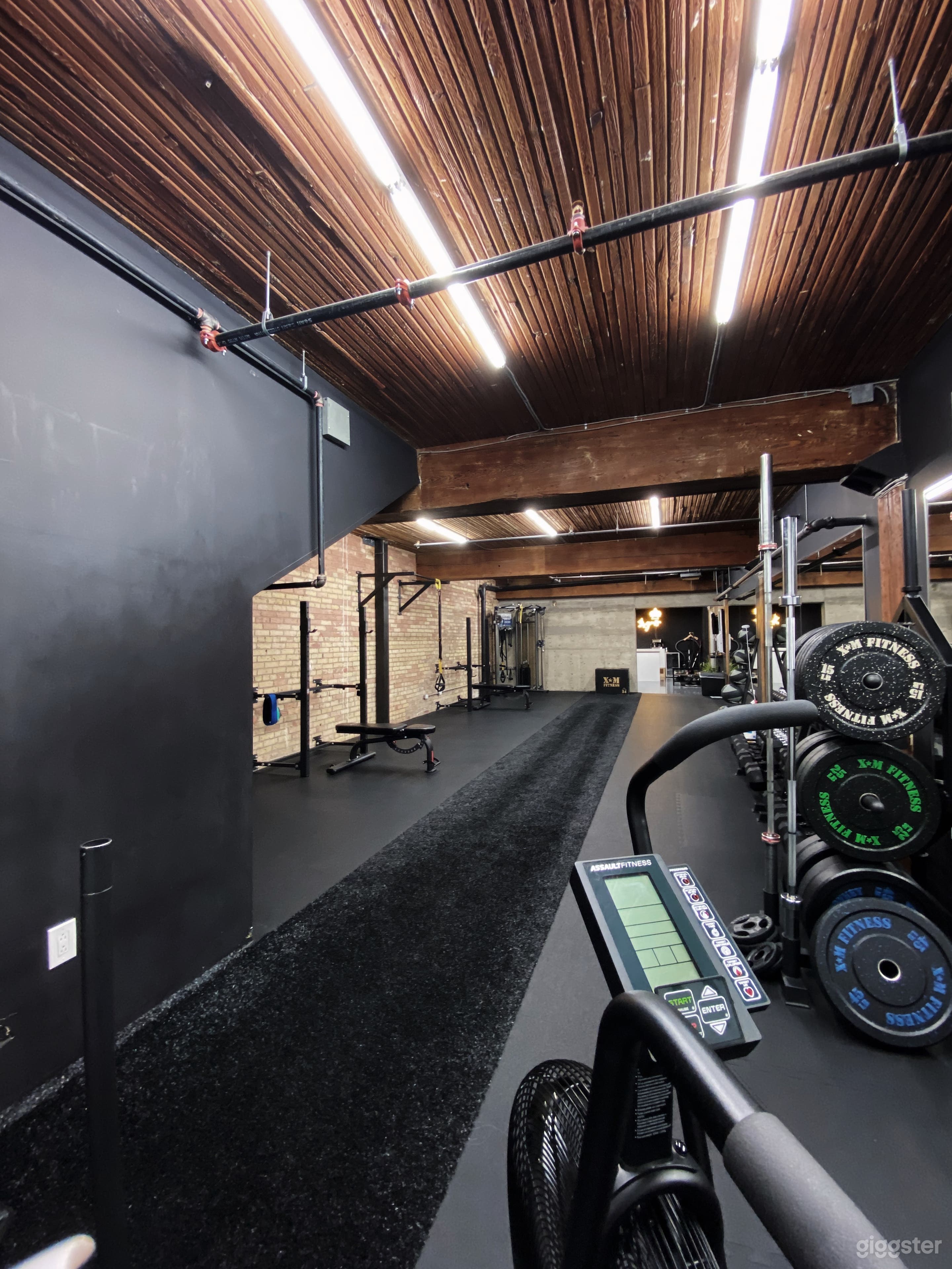 Exposed Brick + Industrial Open Concept Studio Photo 3