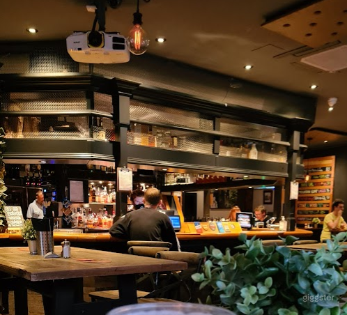 The Front Bar Photo 4