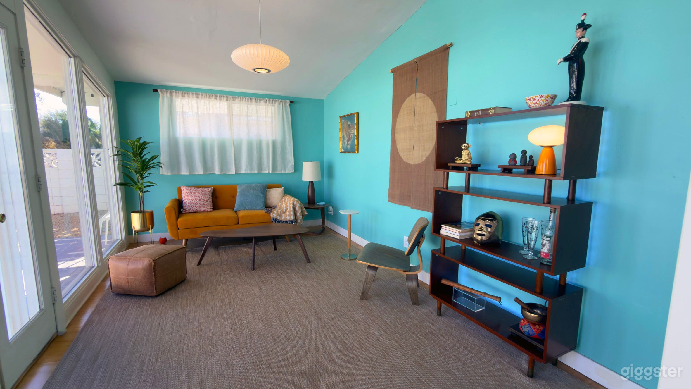 Mid-Century Modern Marvel with Huge Window Wall Photo 4