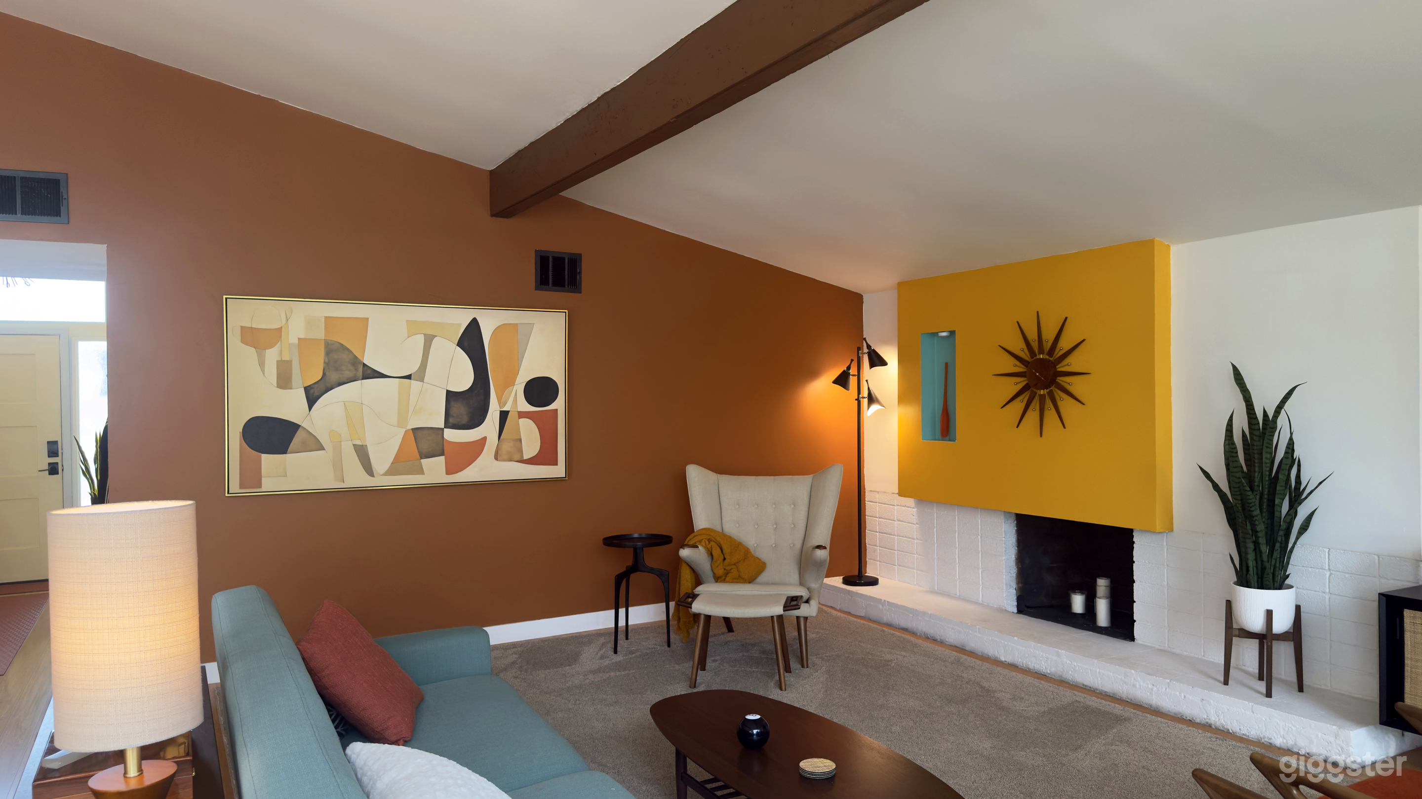 Mid-Century Modern Marvel with Huge Window Wall Photo 3