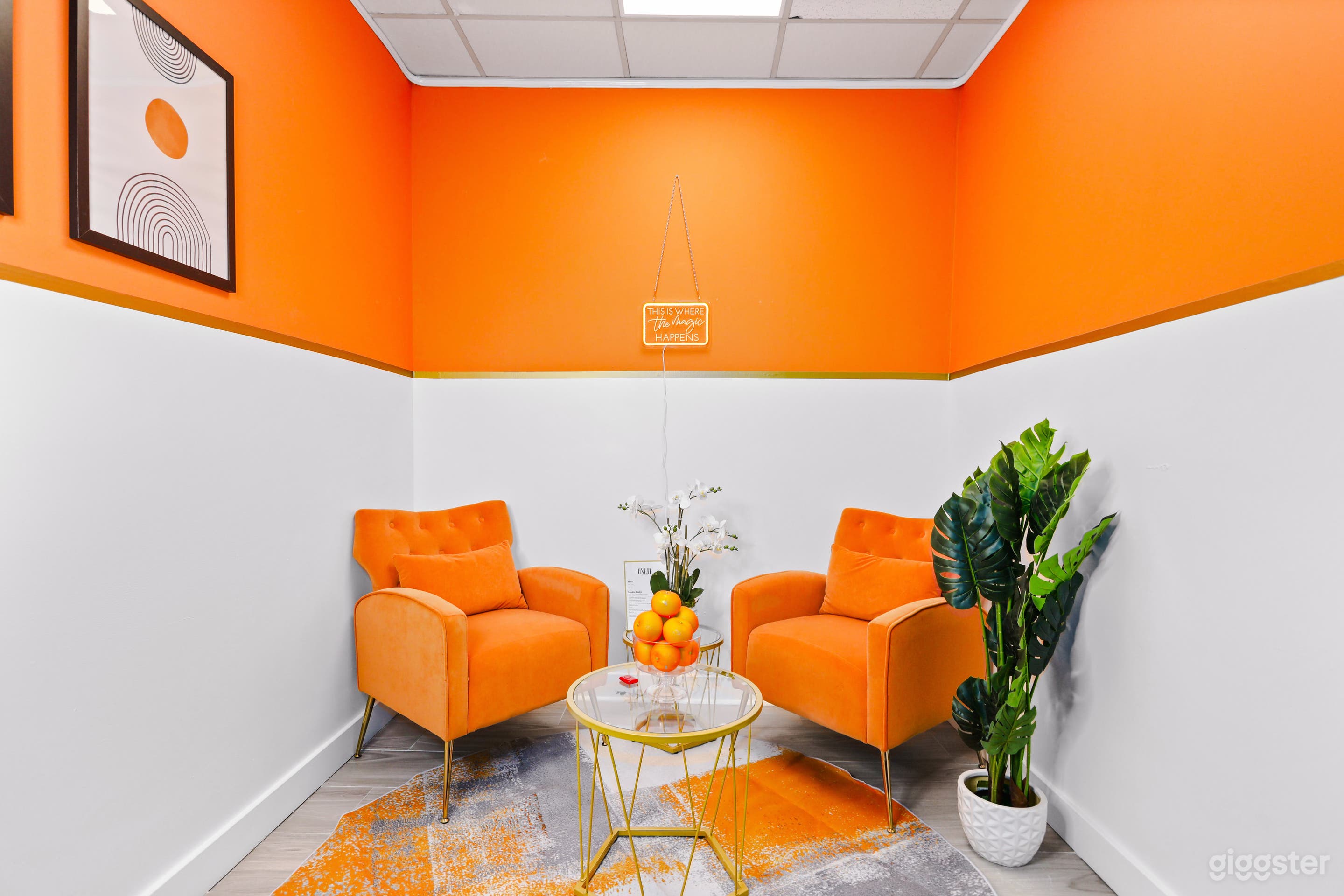 Podcast/Content Studio For Rent! Photo 2