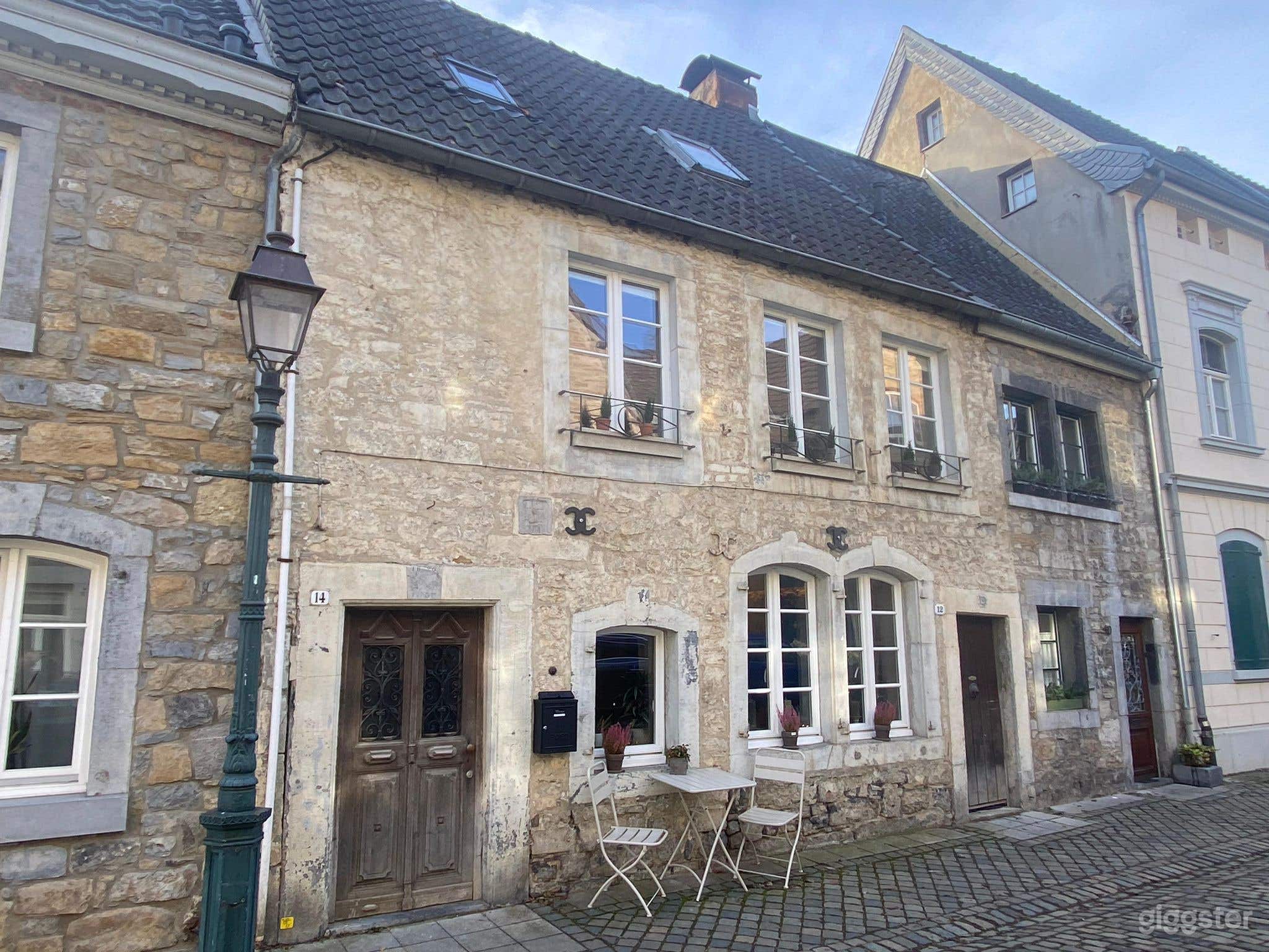 Historisches Bruchsteinhaus in denkmalgeschütztem Ort Photo 1