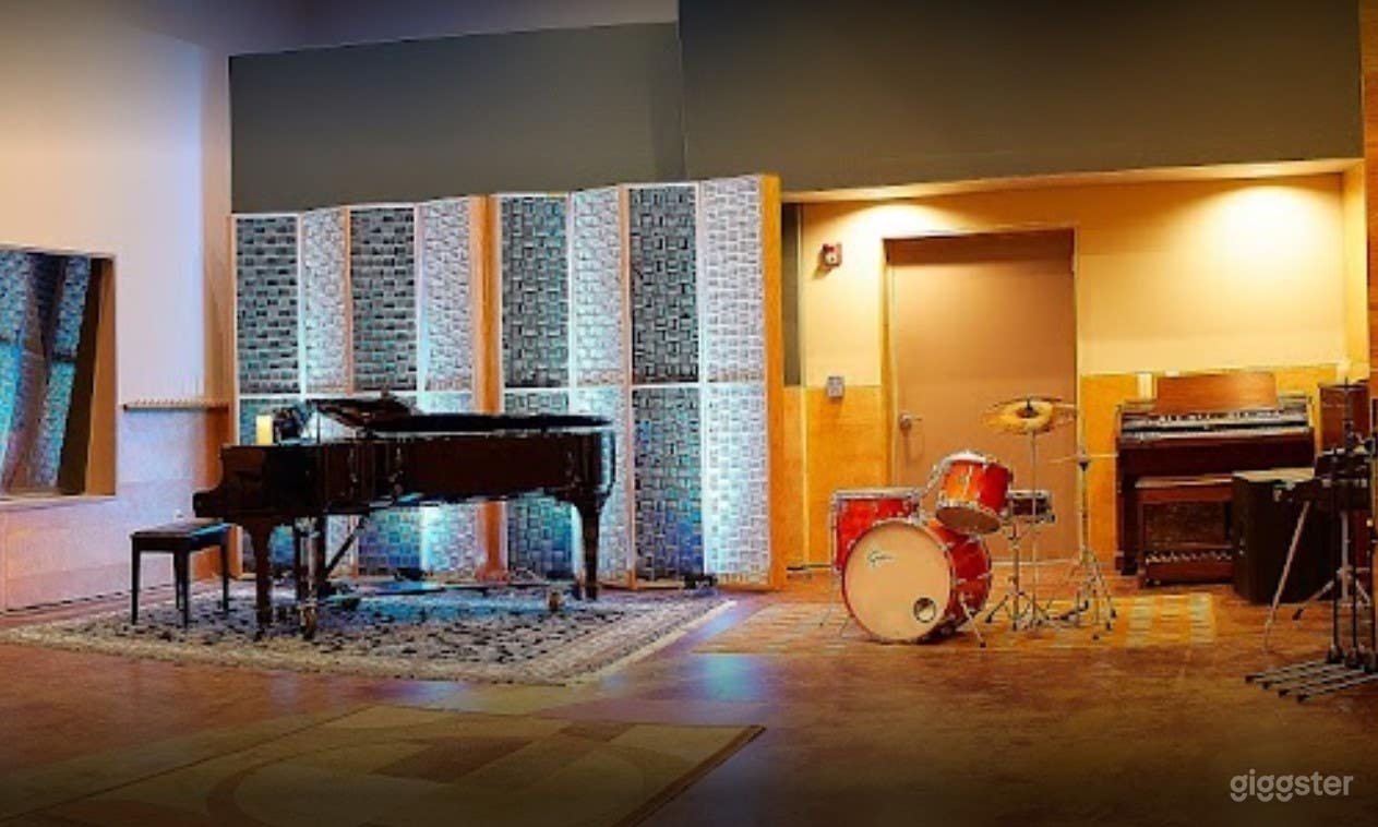 Large Studio For Recording and Productions Photo 4