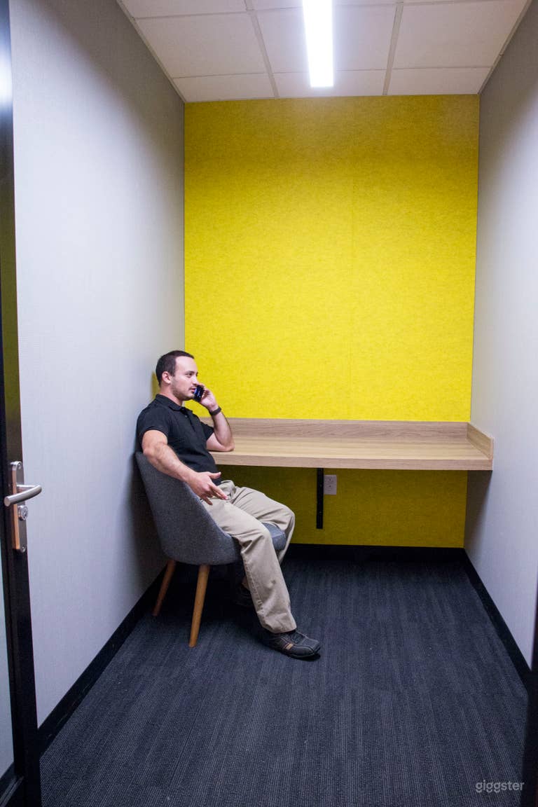  Salle de réunion high-tech pour 4 personnes 