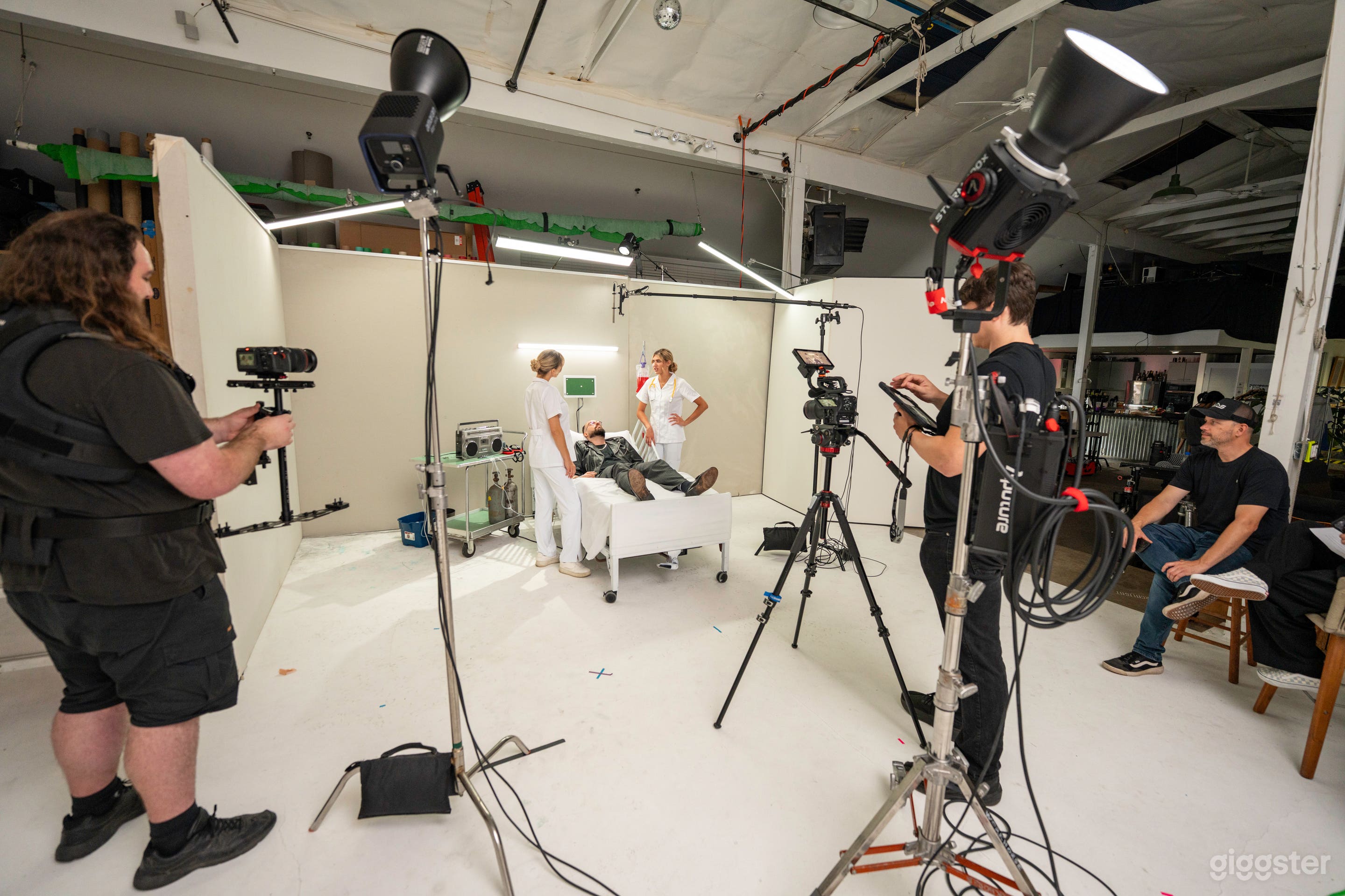 Professional Photo & Video Studio with Cyclorama Photo 2