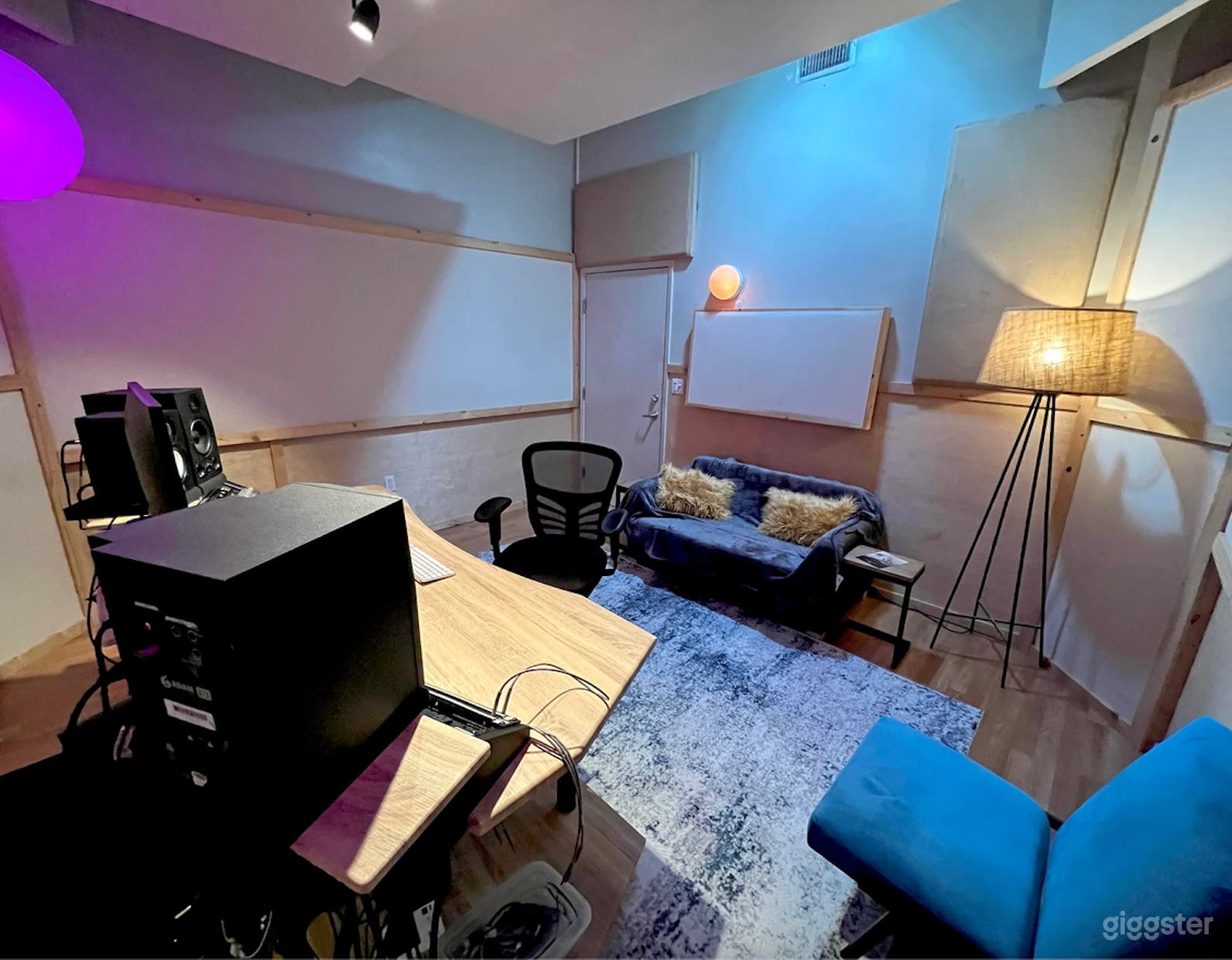 V5 Studio Offers a Cozy and Budget-Friendly Space  Photo 3