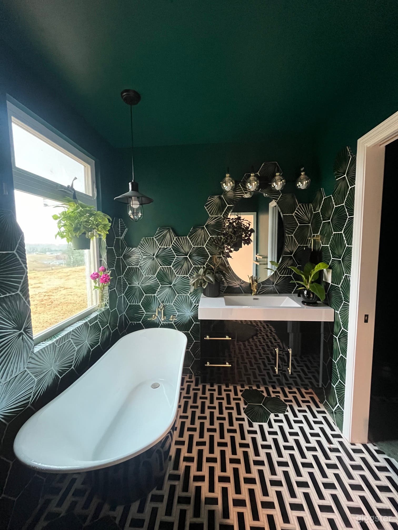 Master en suite bath