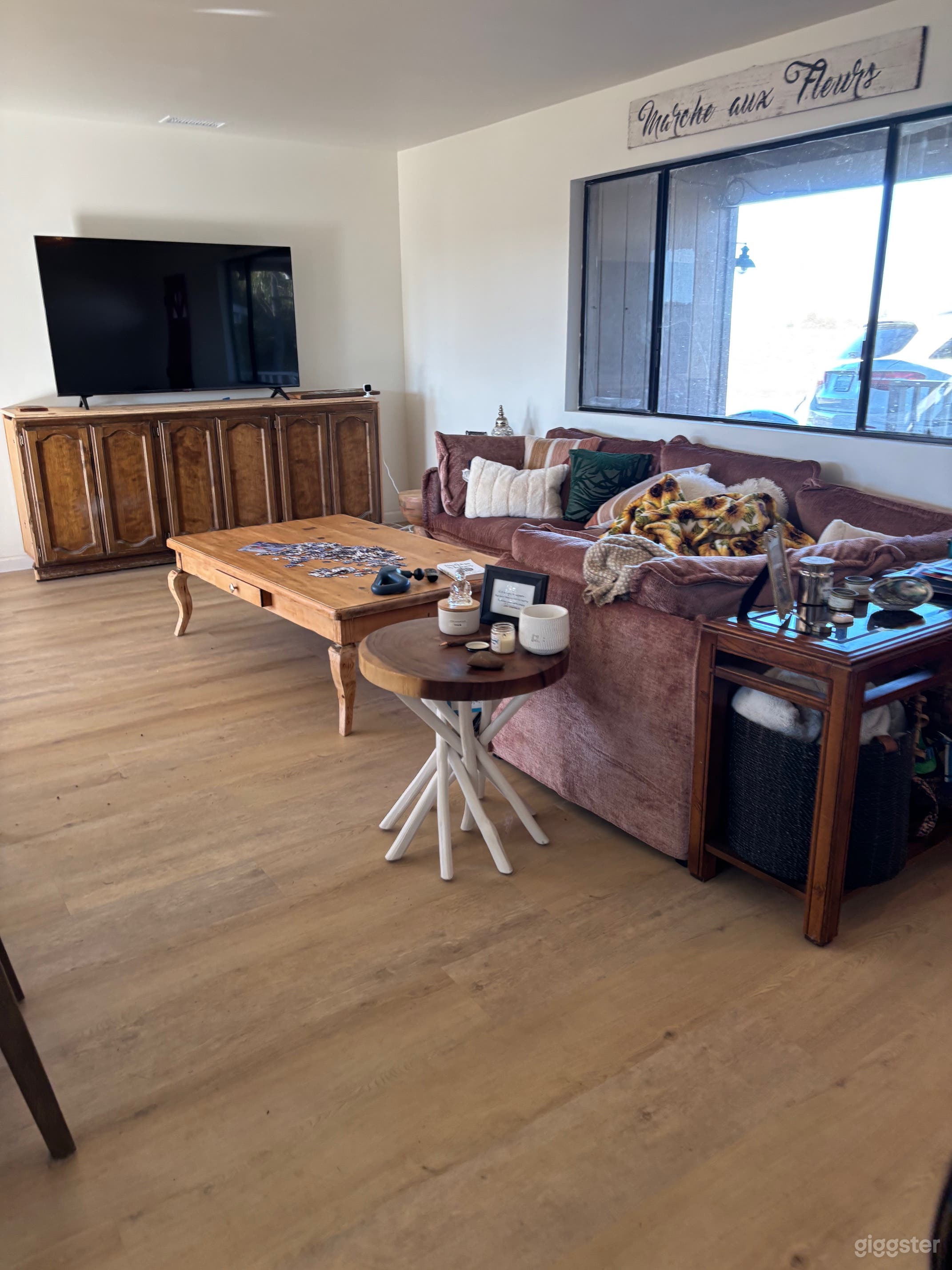 Country Home With Custom Master Bath and Kitchen Photo 3