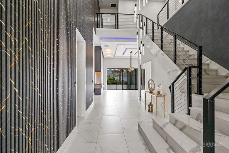  Luxury Modern Estate With Open Spaces Ideal for Video Shoots 