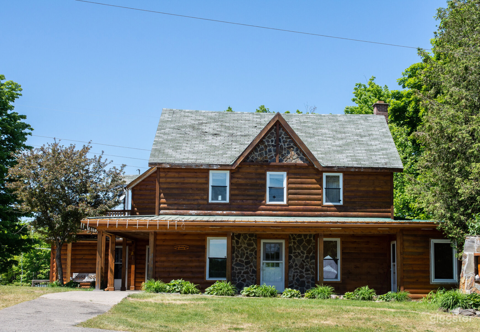 Heritage Lakefront Lodge &amp; Cabins, Flowing Rapids Photo 1