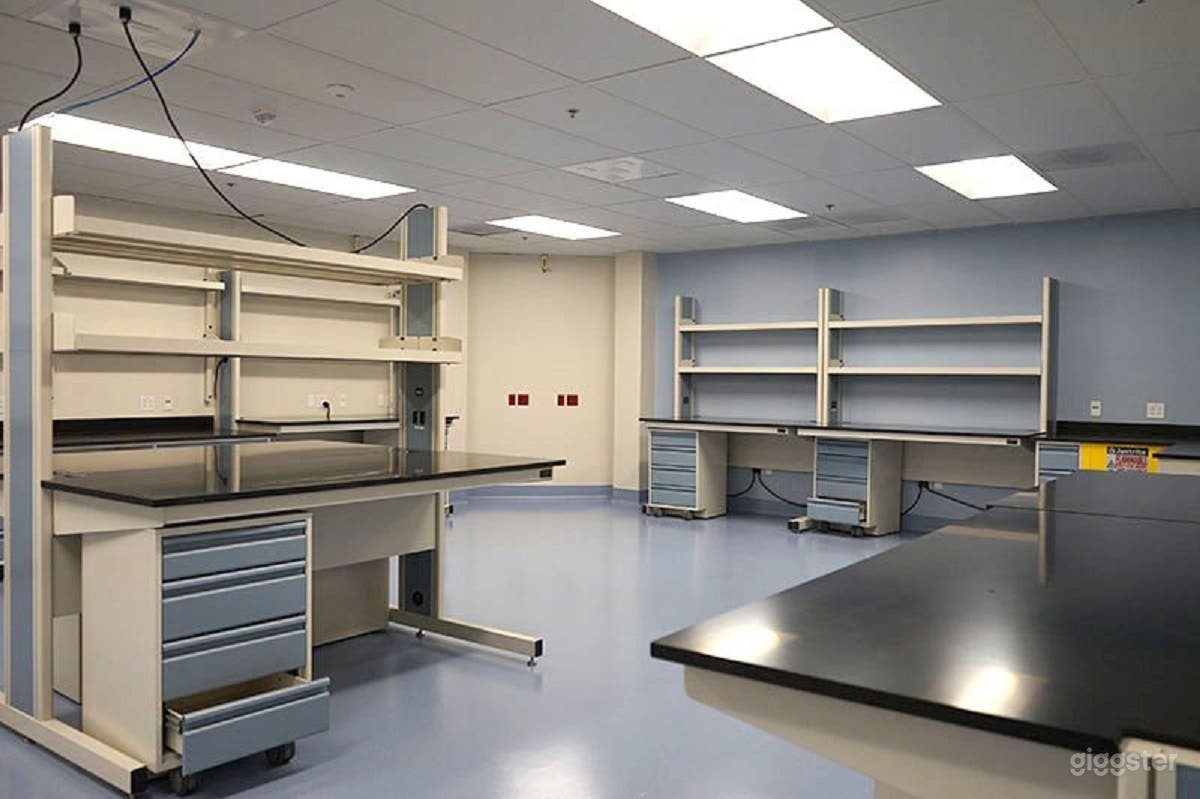 Modern Laboratory / Medical Space for Filming  Photo 1