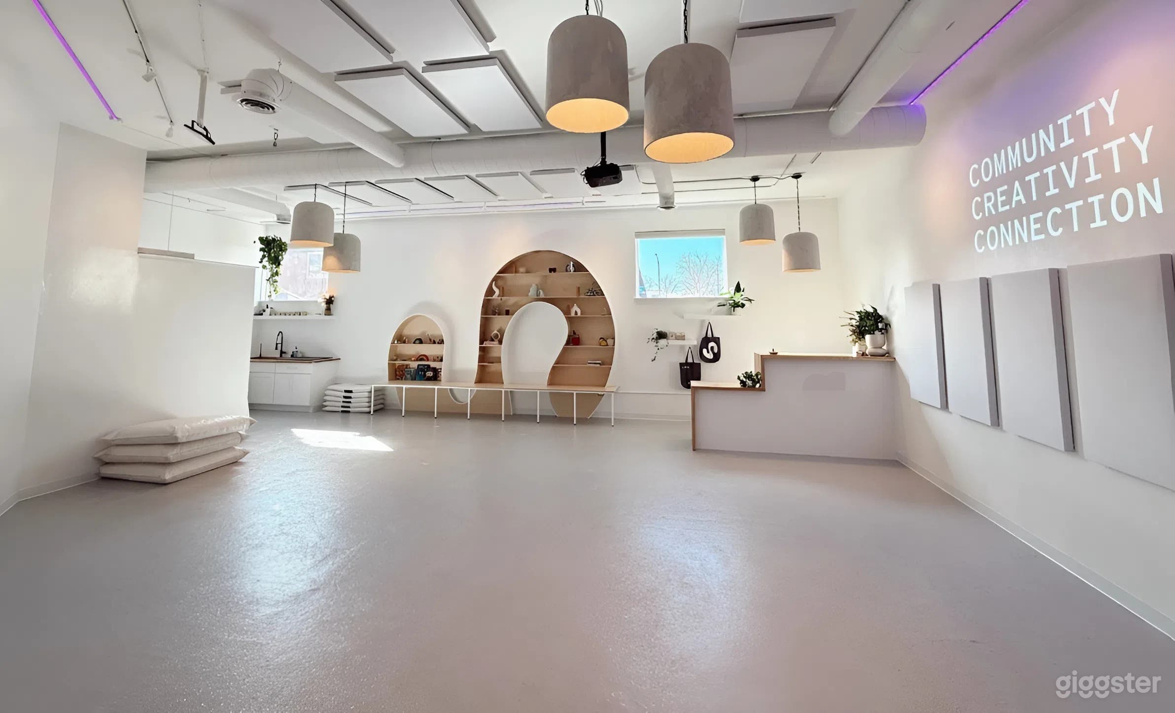 Creative Space with Flexible Layout & Family-Friendly Zones Photo 1