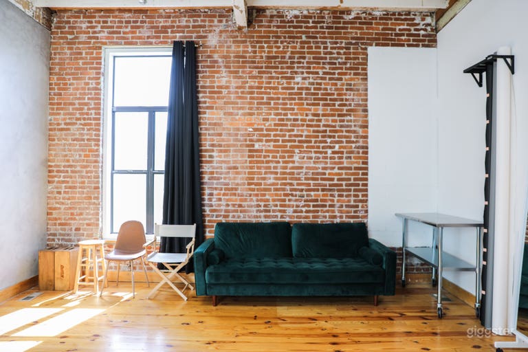  Studio 3 - Natural Light Studio in Germantown! 