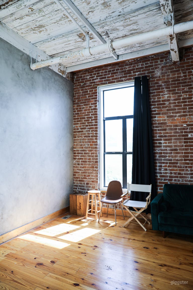  Studio 3 - Natural Light Studio in Germantown! 