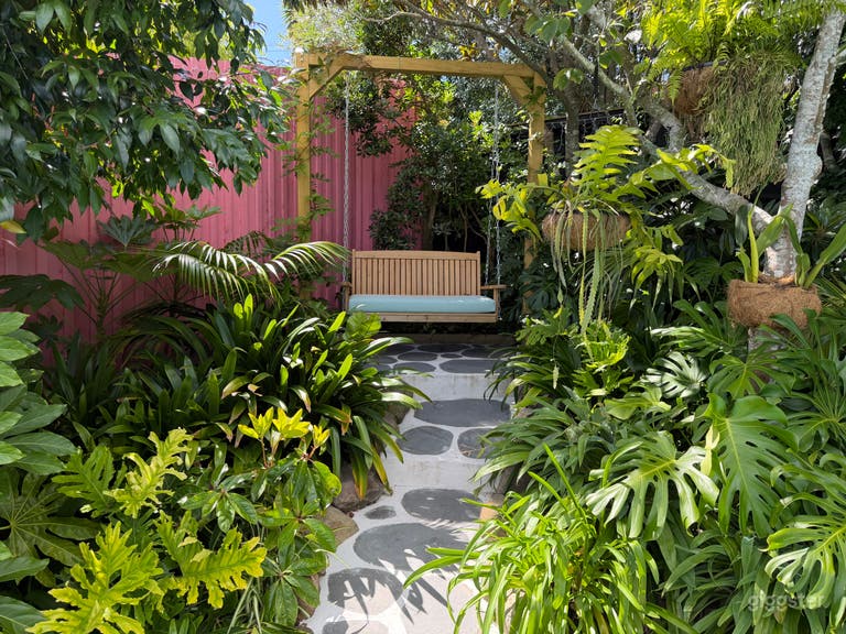  Tropical Garden Oasis with Pool & Pergola 