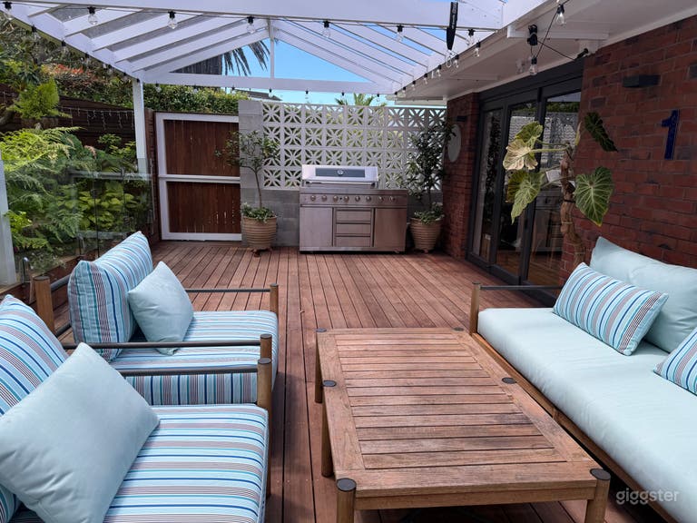  Tropical Garden Oasis with Pool & Pergola 