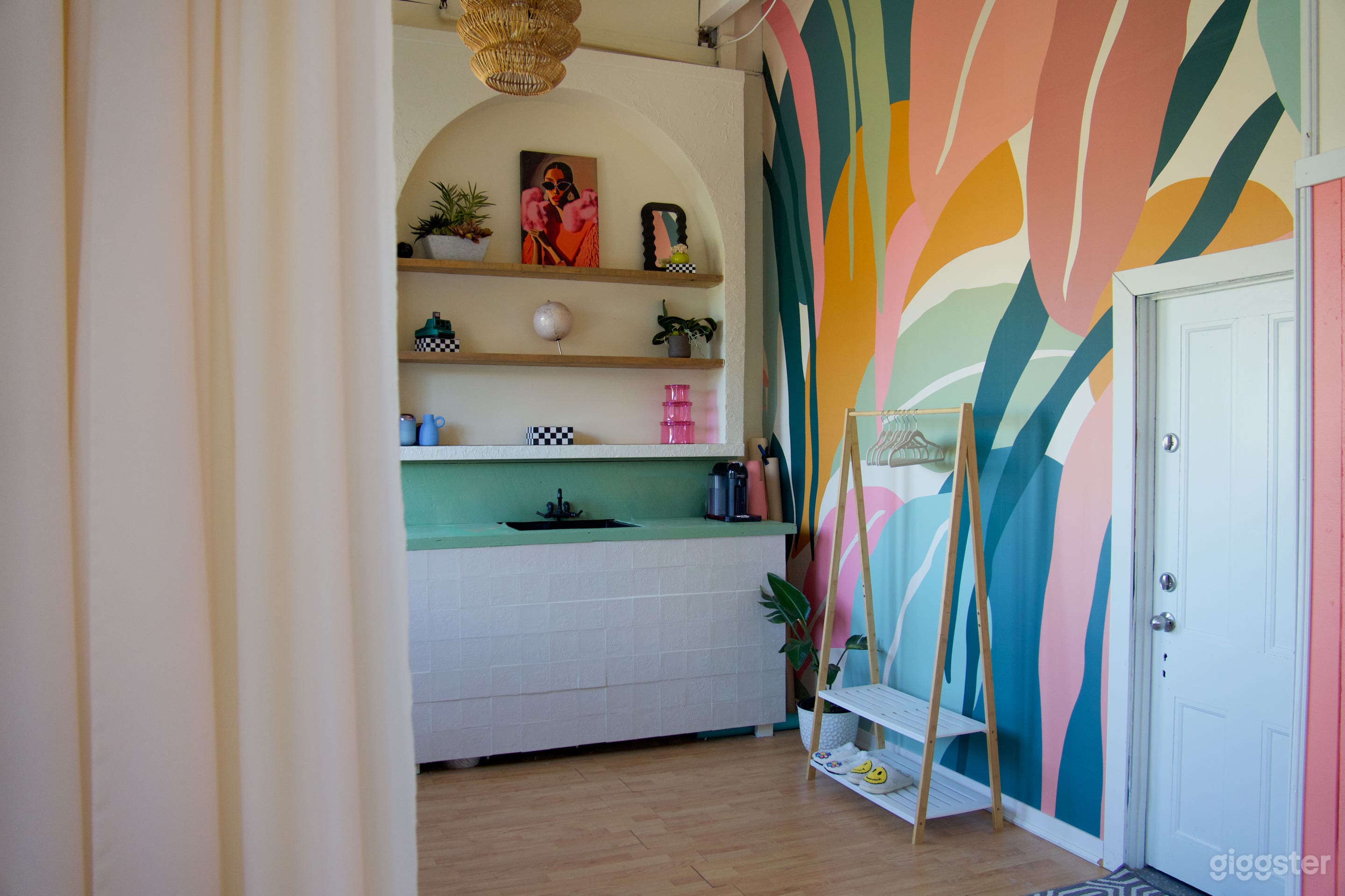 Dopamine Daylight Studio in St. Henri Photo 1