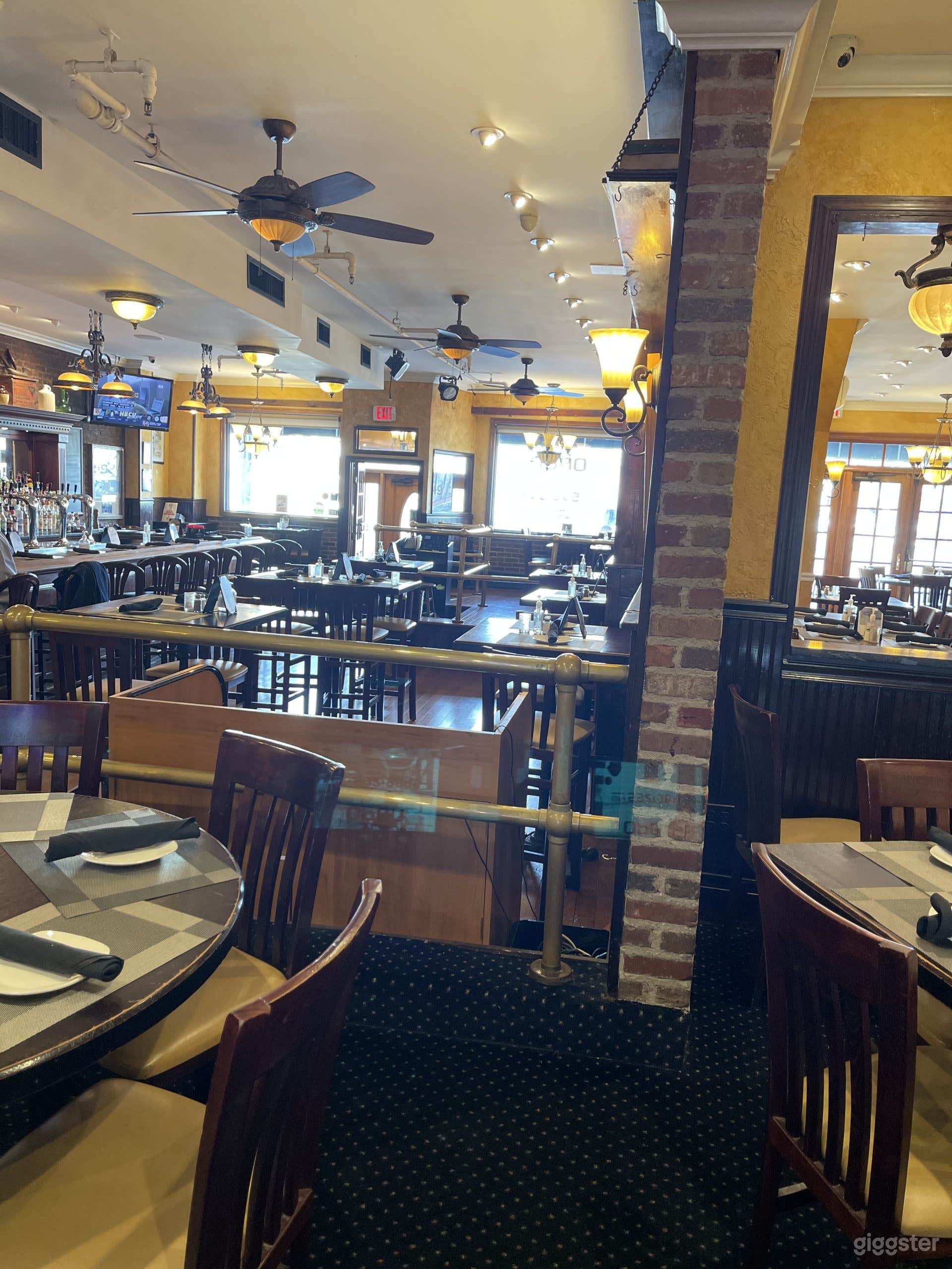 Pete's Saloon &amp; Restaurant Photo 4