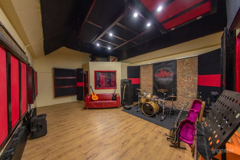  Live Room 