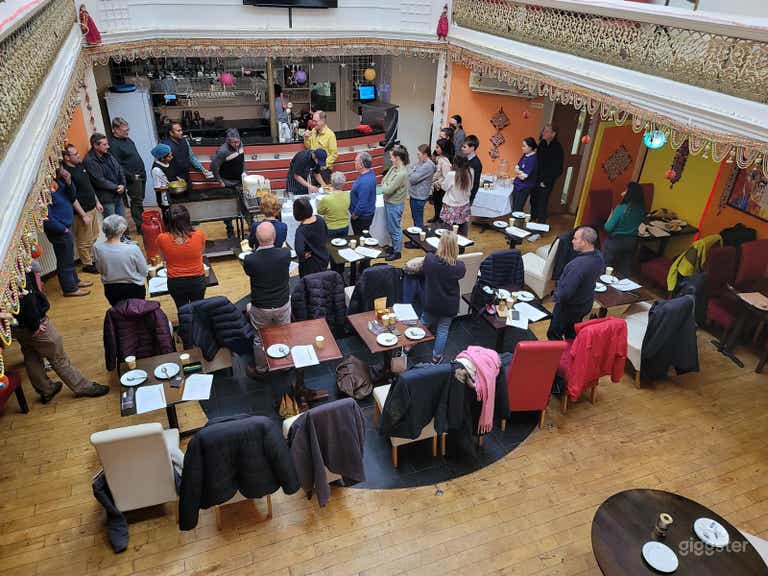  Another cookery class in session. 