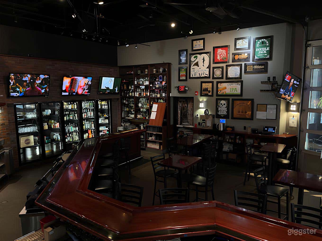 Vibrant Kitchen and Tap Buyout Photo 4