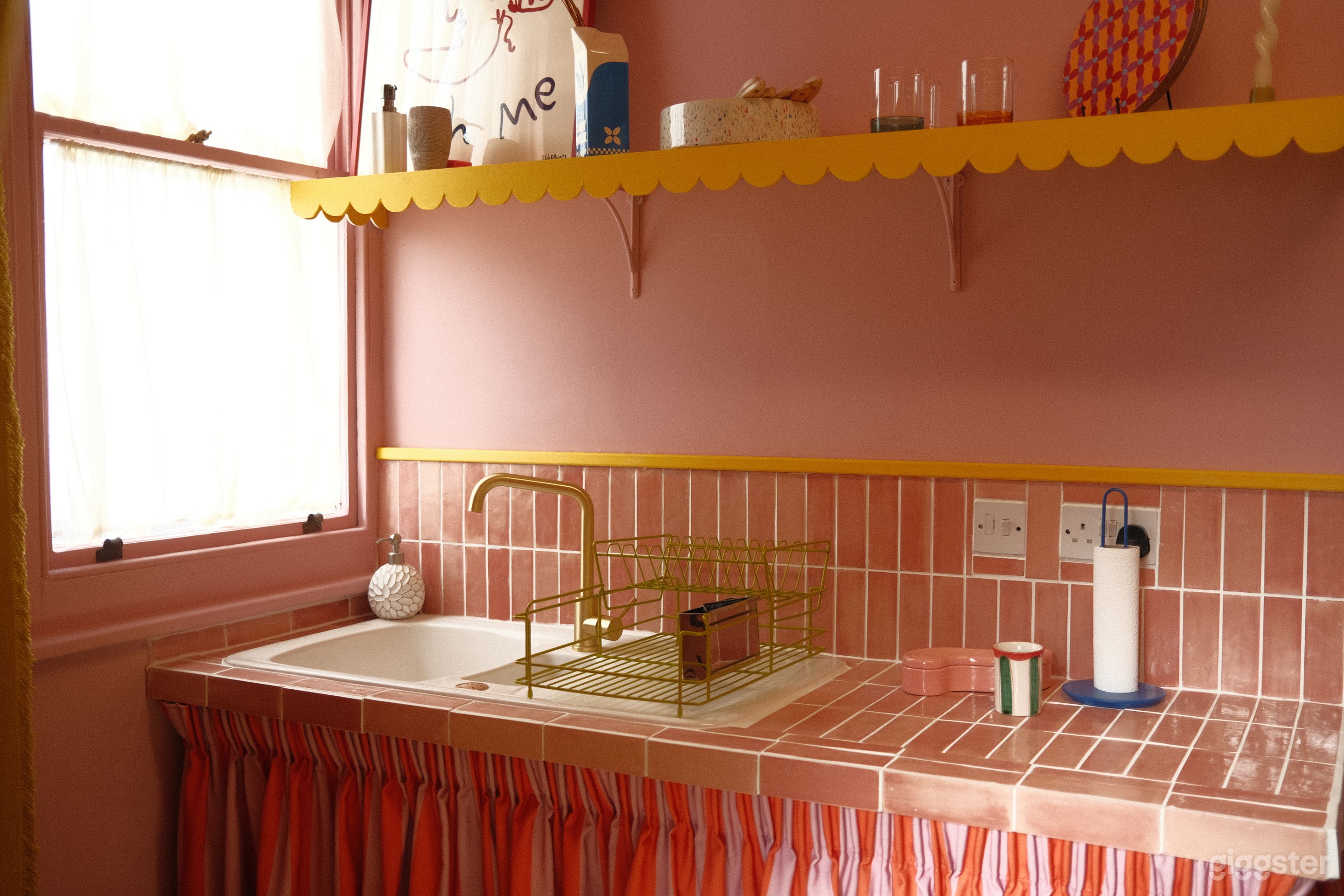 Colourful, Funky & Modern Photography Studio Photo 3