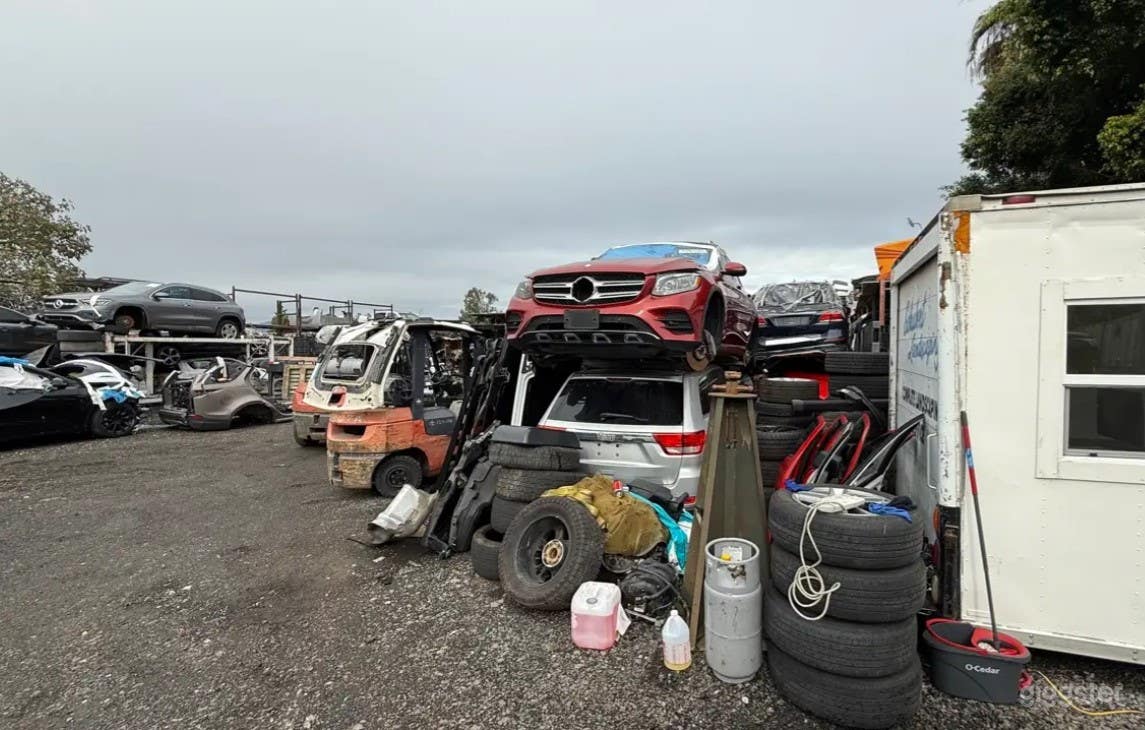 Cinematic Functioning Junkyard Photo 4