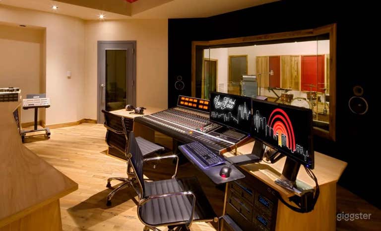  Philadelphia Modern Professional Recording Studio 