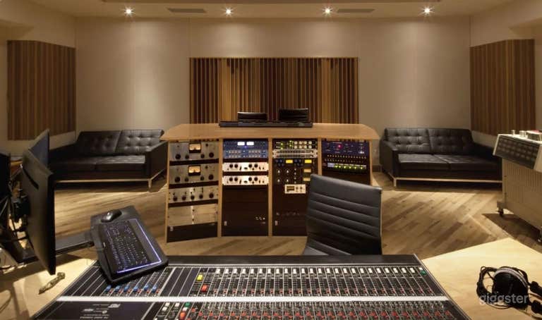  Philadelphia Modern Professional Recording Studio 