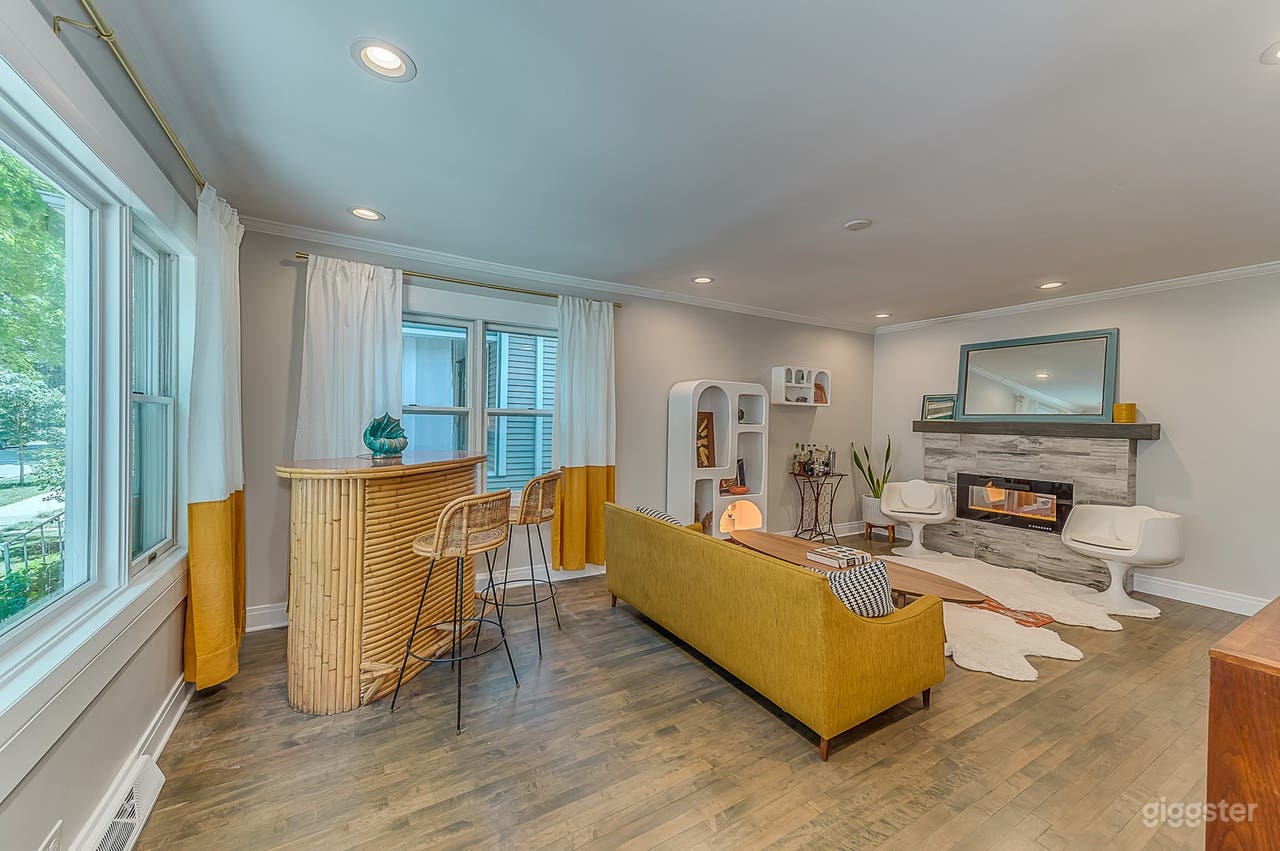 Stylish, Colorful Bungalow w/ Midcentury Mod Decor Photo 3