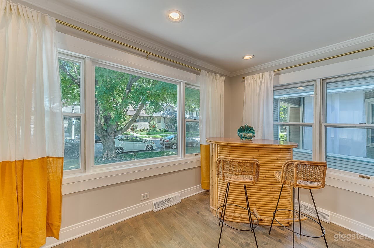 Stylish, Colorful Bungalow w/ Midcentury Mod Decor Photo 4