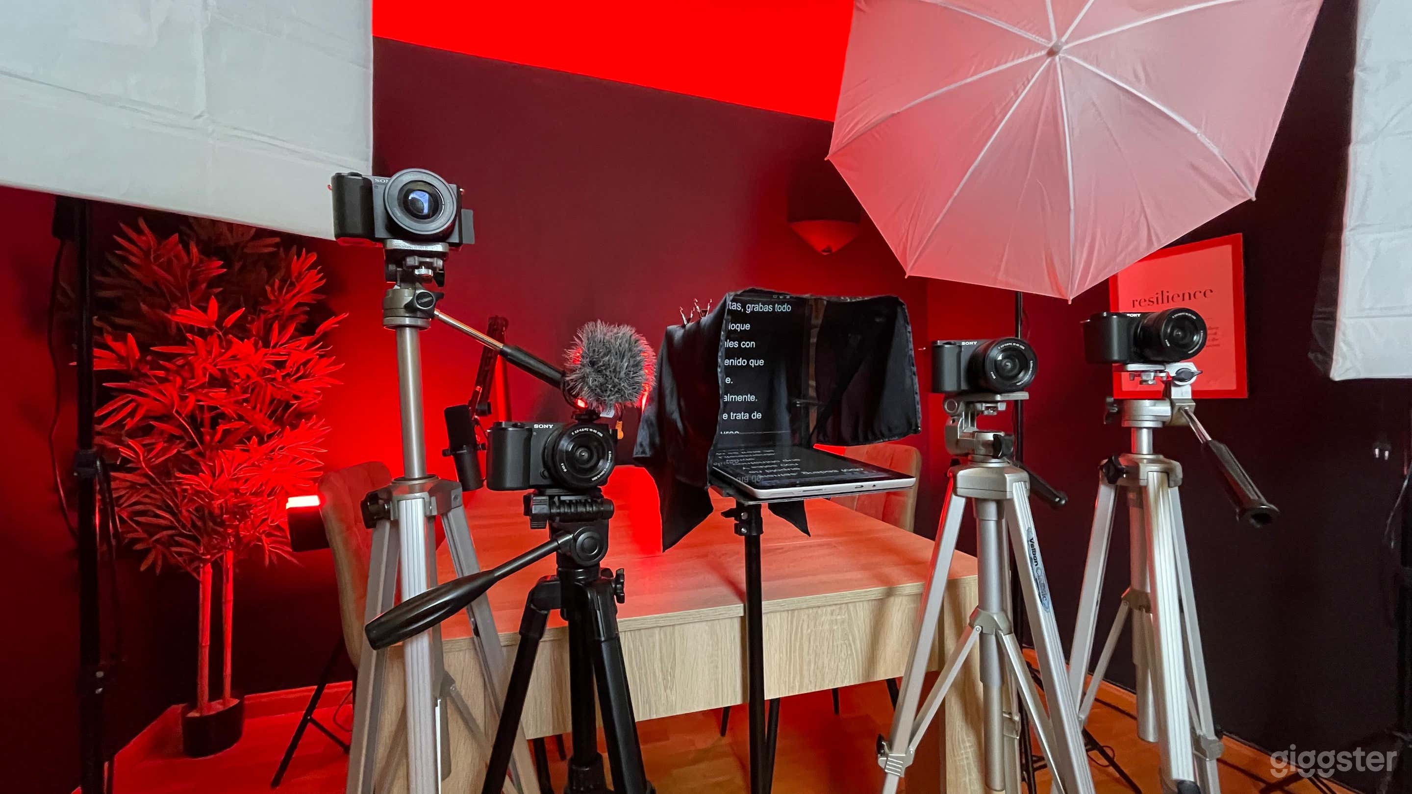 Recording Studio for any type of content, 10 mins: Barcelona Photo 4