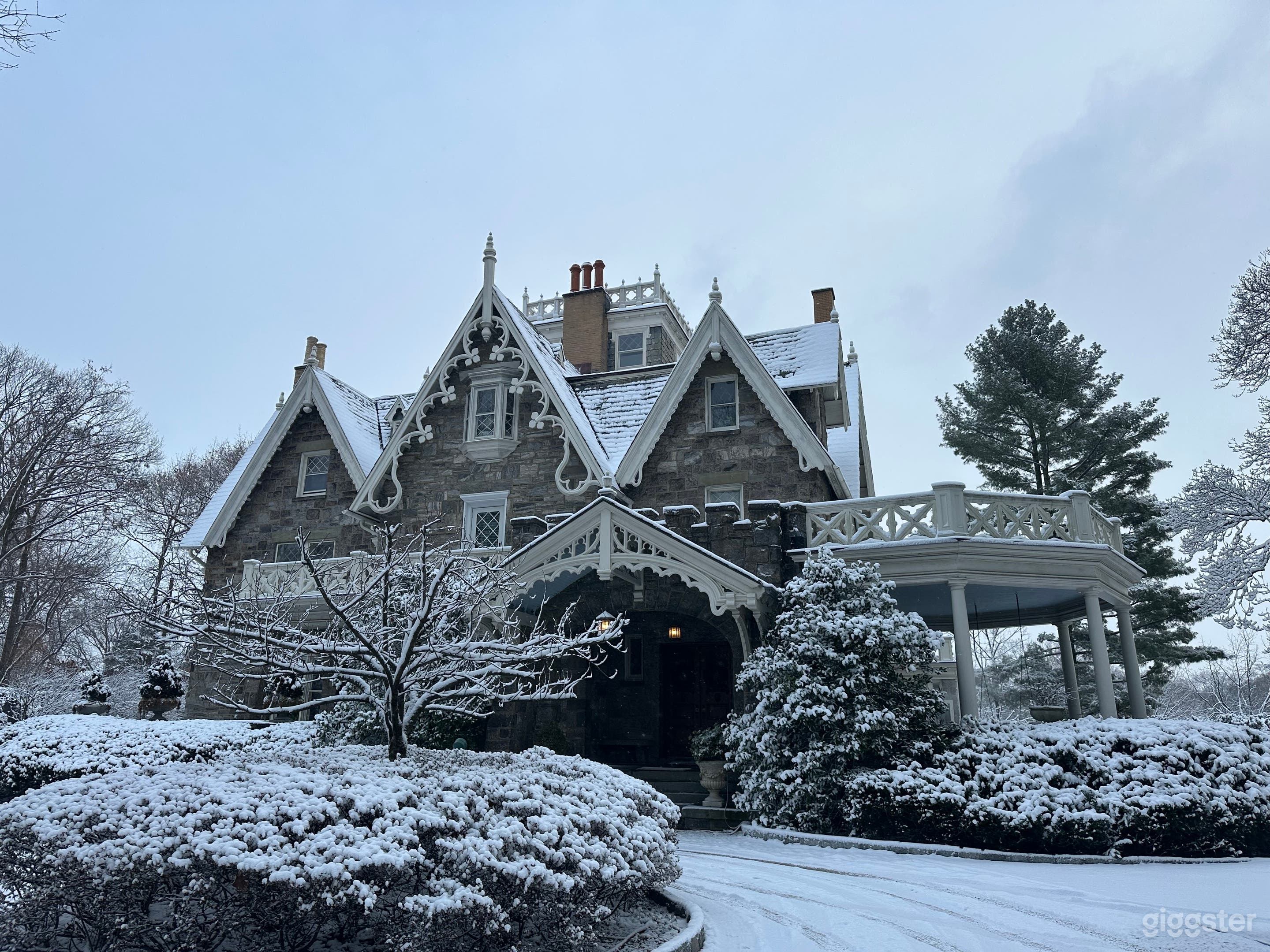 Gilded Age Mansion 15 mins from NYC Photo 1