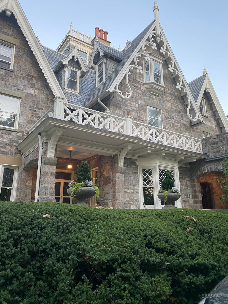  Gilded Age Mansion 15 mins from NYC 