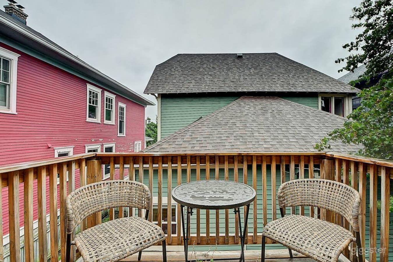 Luxurious, Modern Light-filled Loft with Hot Tub Photo 4