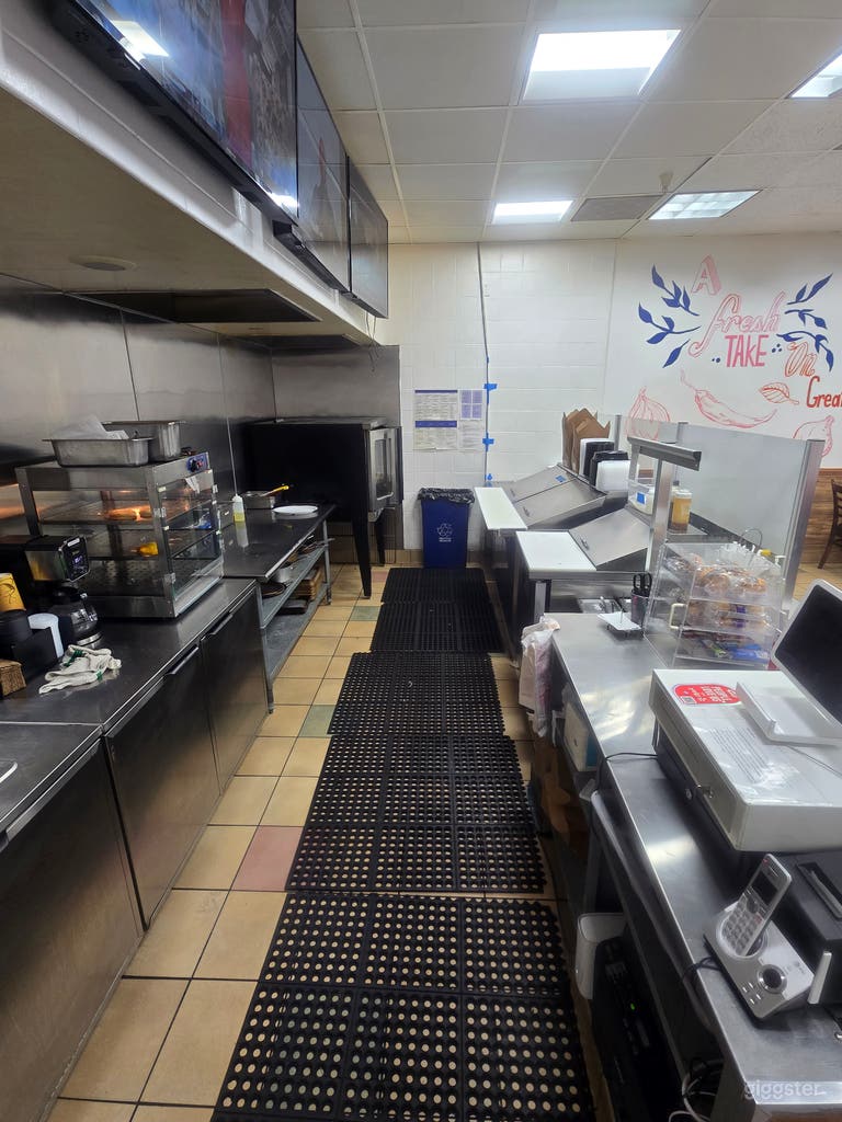  Cozy and Stylish Café Venue in Burbank 