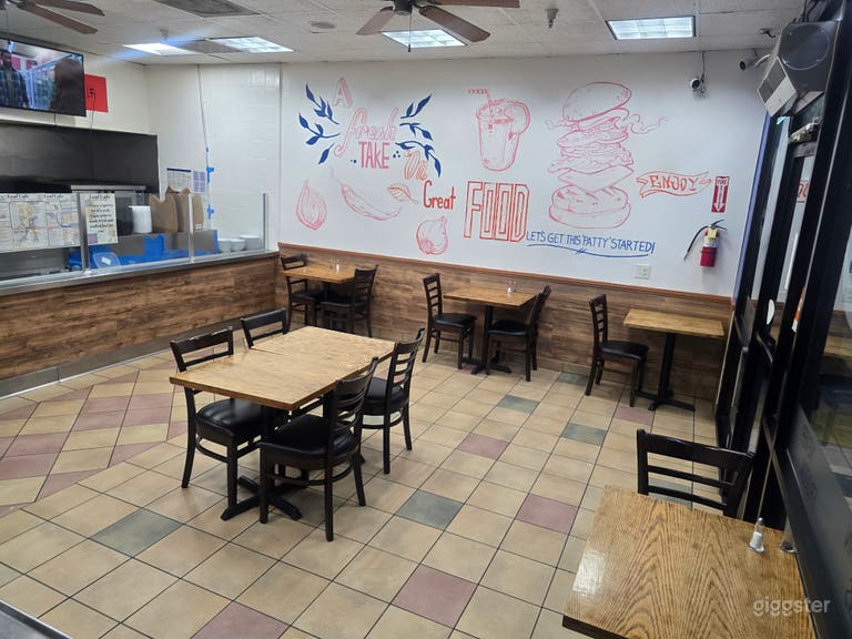  Cozy and Stylish Café Venue in Burbank 