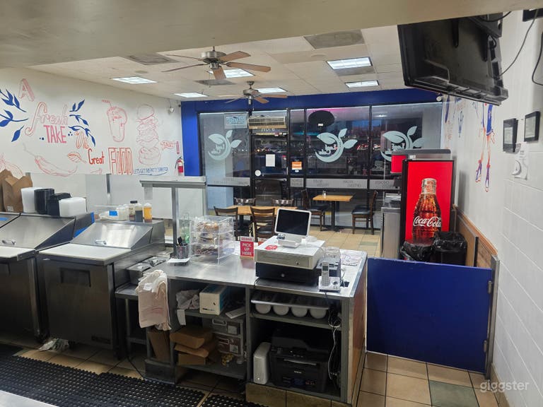  Cozy and Stylish Café Venue in Burbank 