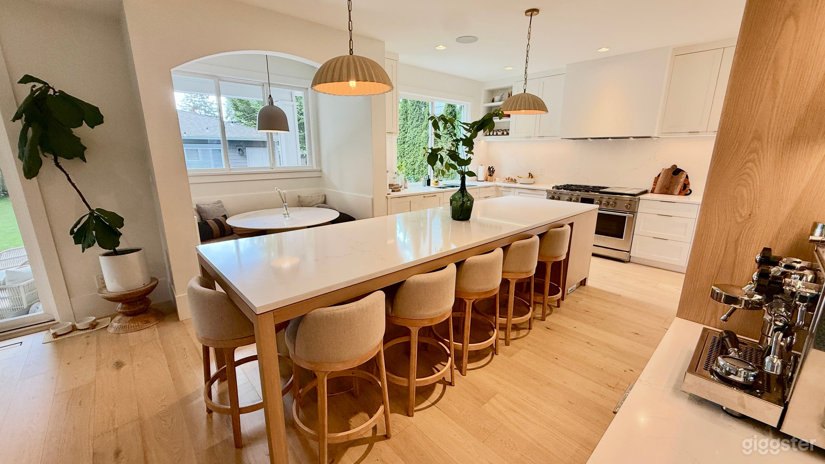 Open Concept Renovated Home in Family Neighborhood Photo 3