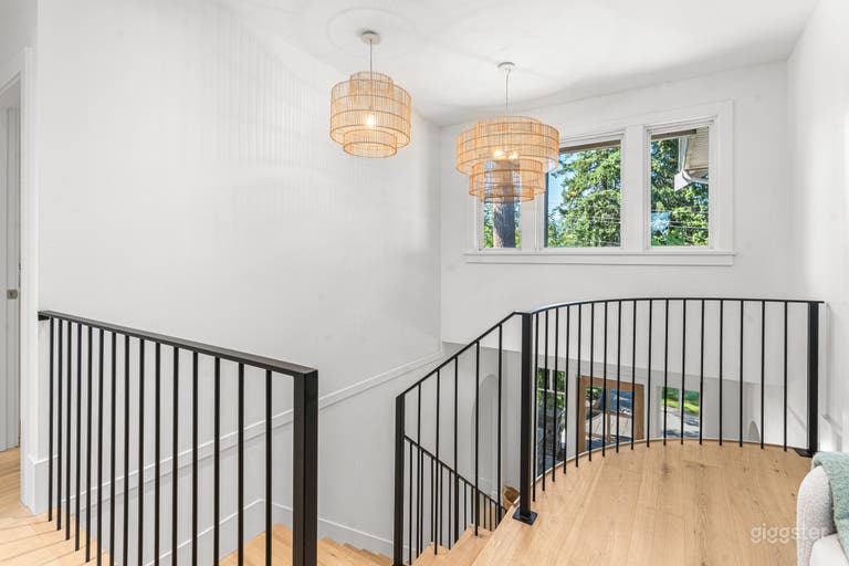  Open Concept Renovated Home in Family Neighborhood 