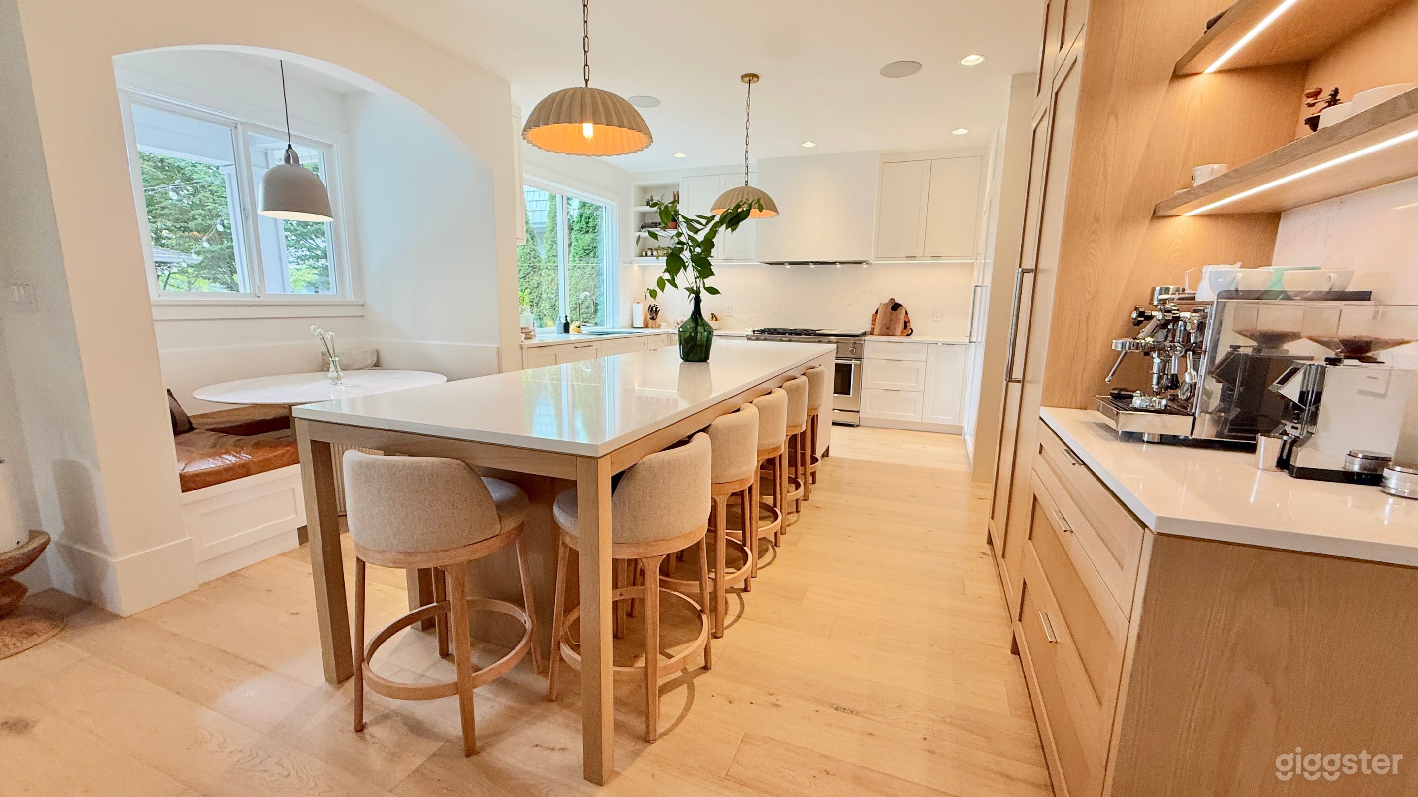 Open Concept Renovated Home in Family Neighborhood Photo 2