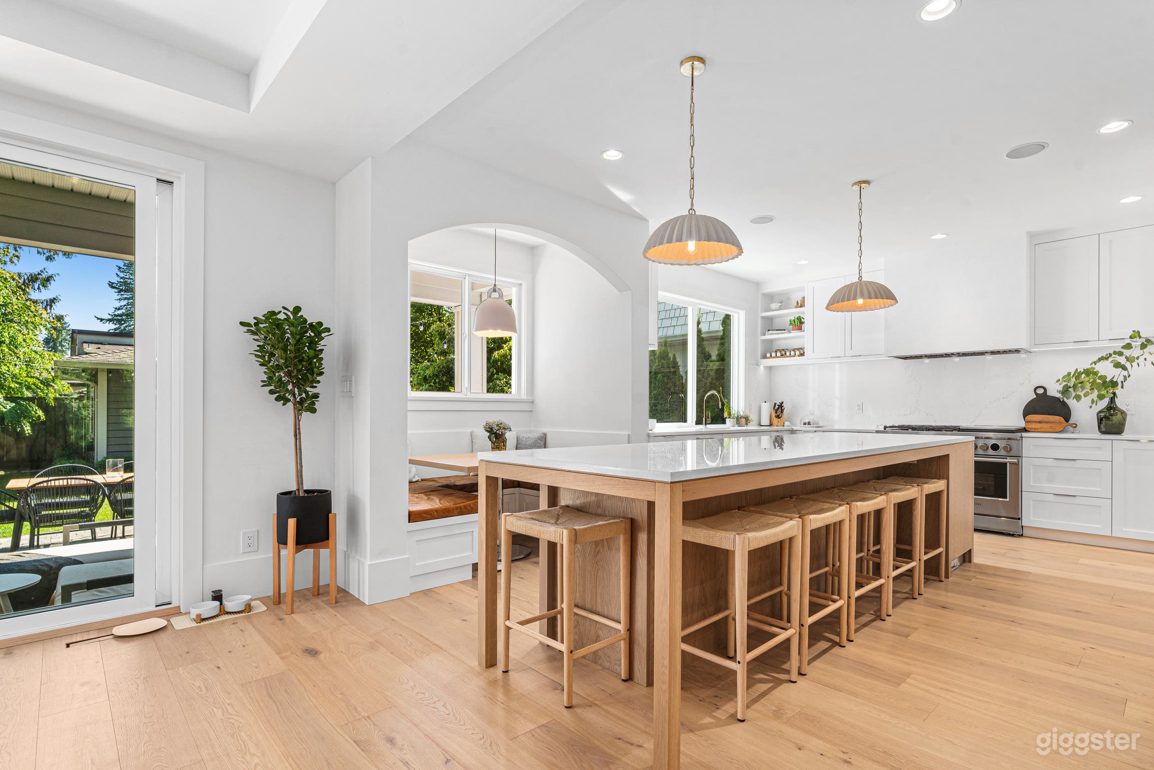 Open Concept Renovated Home in Family Neighborhood Photo 1