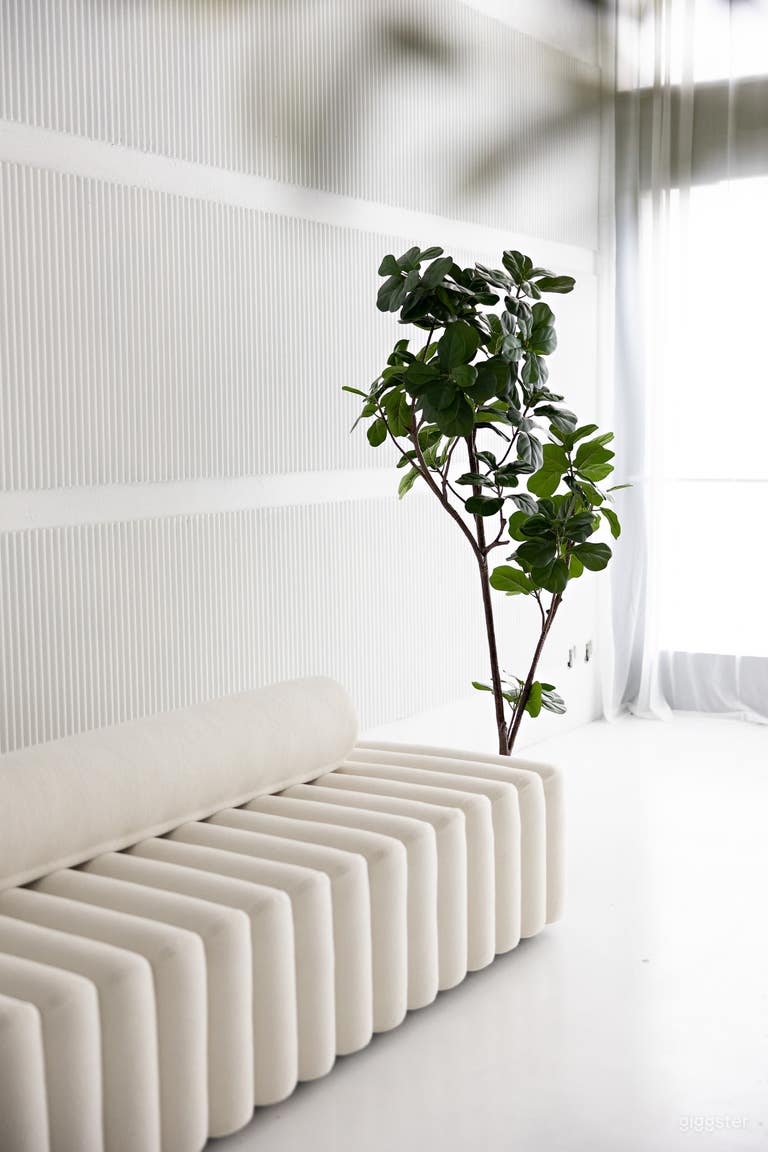  Soleil - a bright, intimate and serene space 