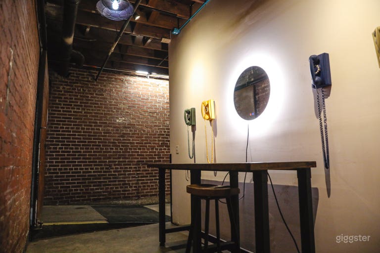  Conference Room - Downtown Industrial Meeting Space 