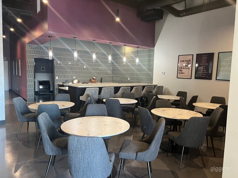  The Transforming Lounge 