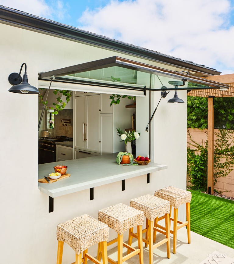  Bright Modern Open Concept Home with Pool 