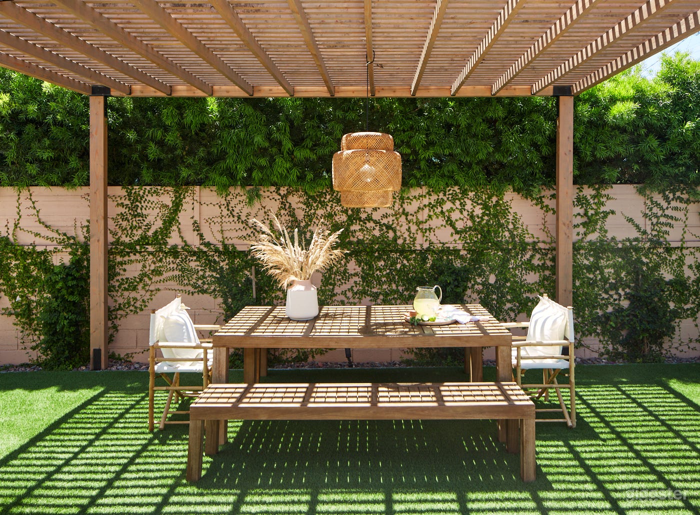 Bright Modern Open Concept Home with Pool Photo 4