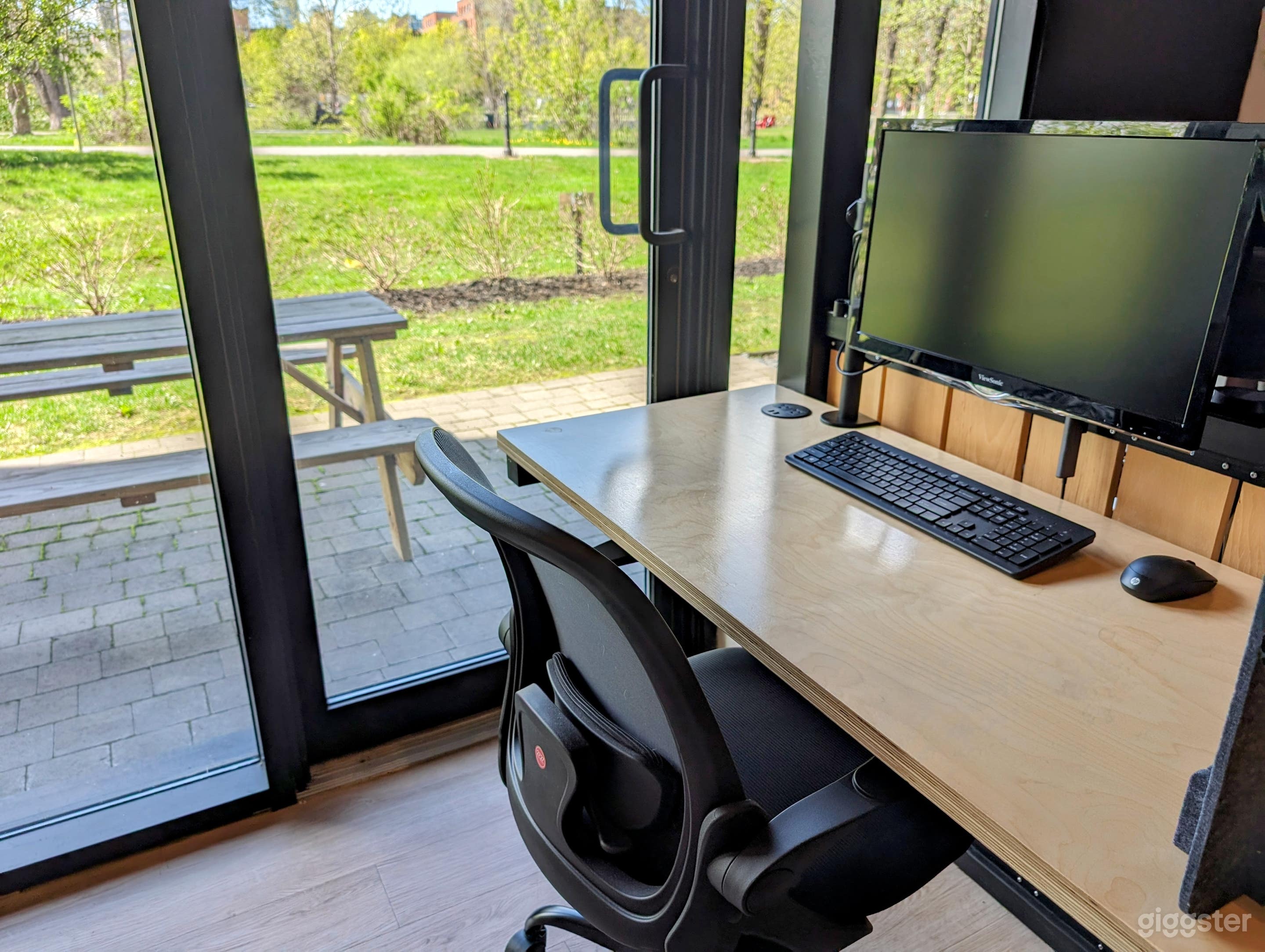 Bright Canal View Hot Desk in Griffintown, Montreal Photo 4