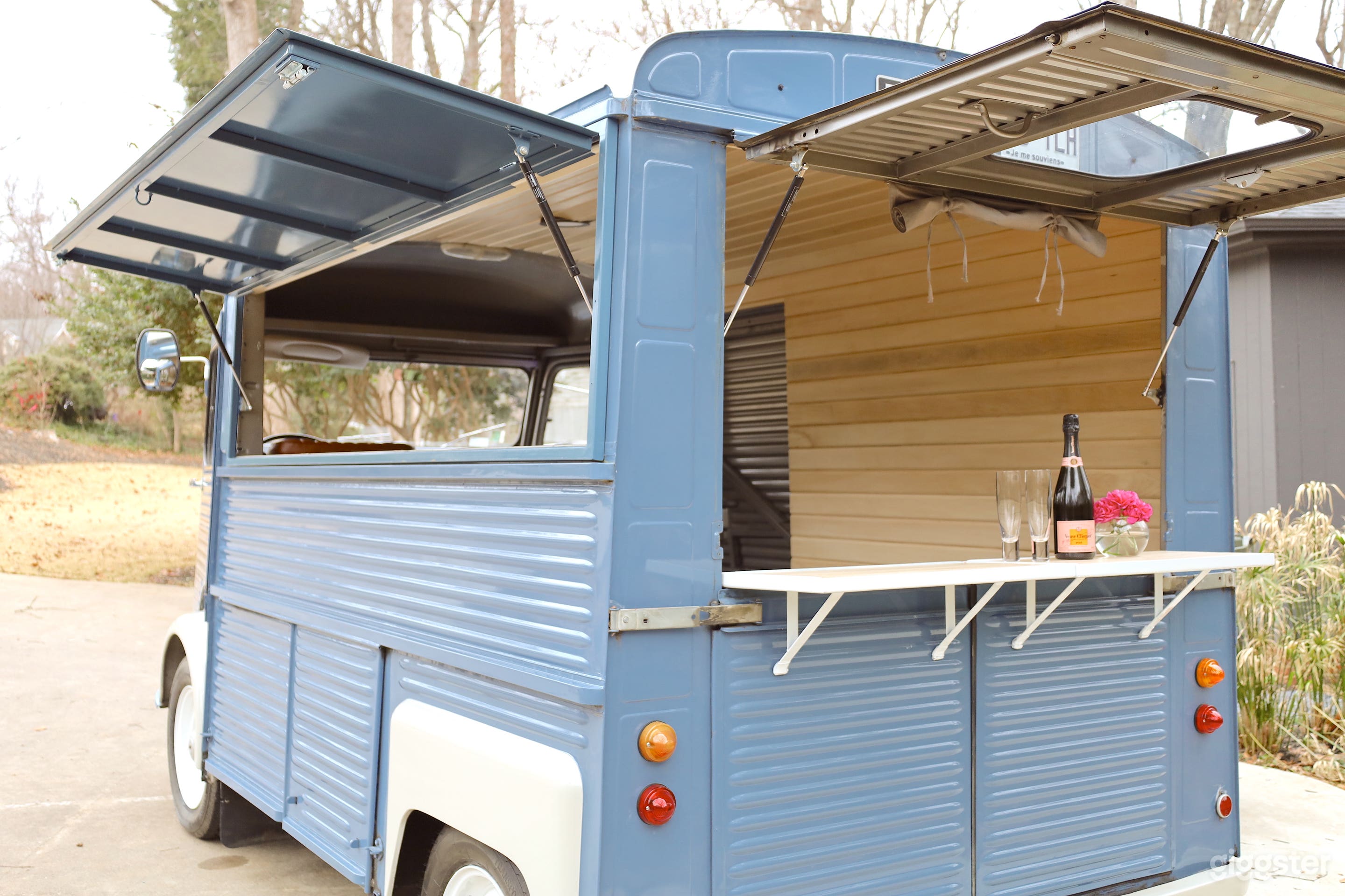 Vintage 1975 Citroen HY Photo 2