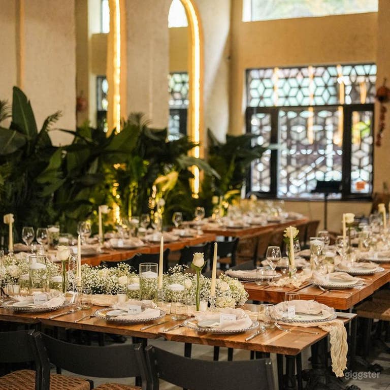  Main Dining & Event Floor 